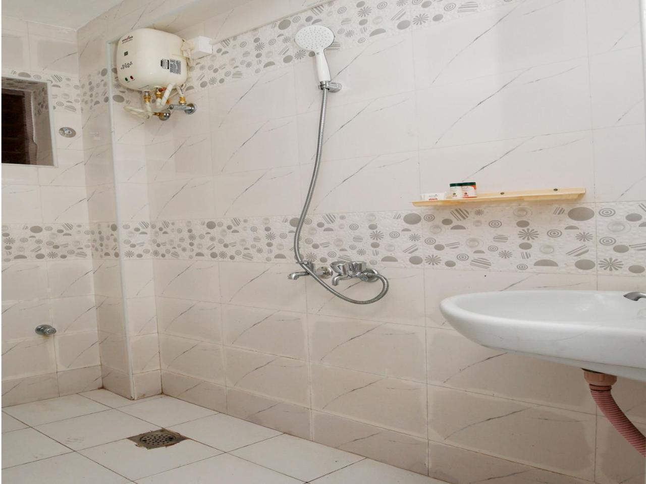 Oyo 9797 Hotel Vbee Plaza Thiruvananthapuram Luaran gambar